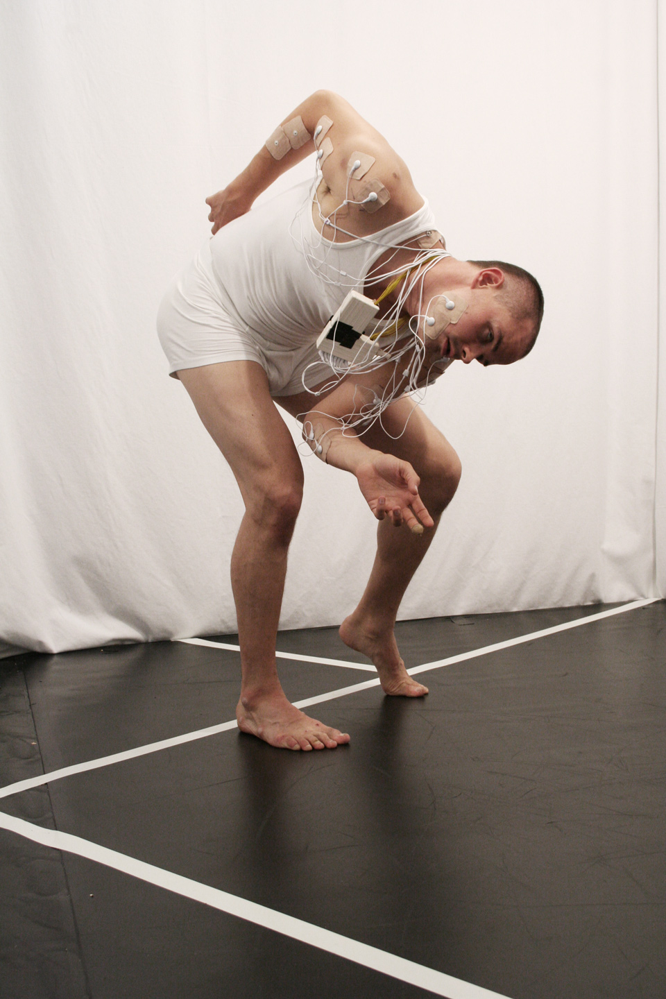 The Performer (Georg Hobmeier) with electrodes